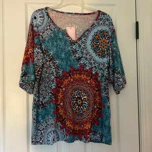 🌺NWT Colorful Floral Scoop Neck Top🌺